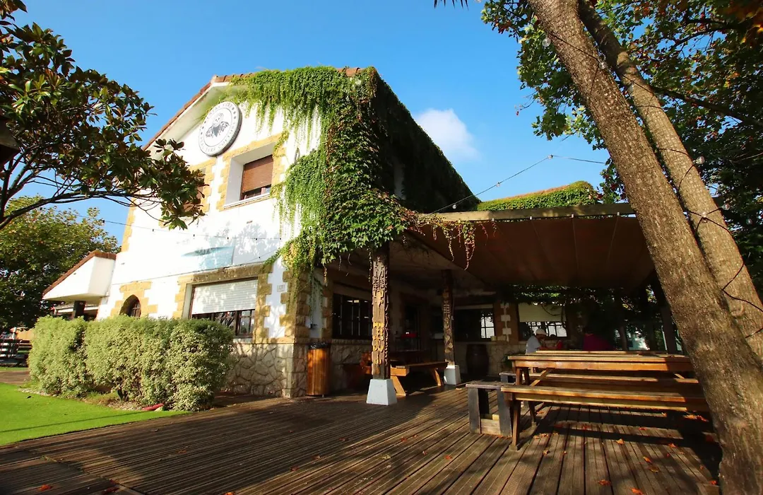 Latas Surf House-1
